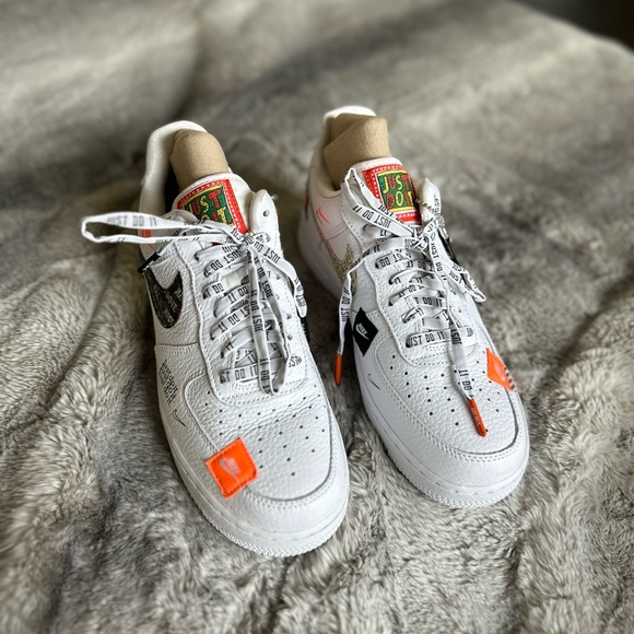 Limited Edition Nike Tennis shoes white with patches. Brand New. - Picture 8 of 13
